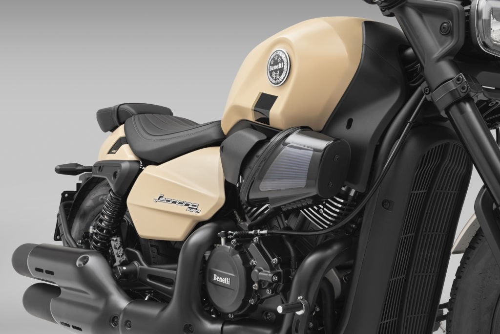 Benelli Leoncino Bobber 400: debutta sul mercato la power cruiser di Pesaro
